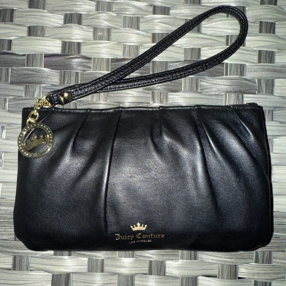 🖤 Juicy Couture Black Wristlet Wallet - Picture 11 of 13